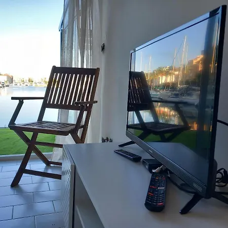 Апартаменты Petite Marina, Terrasse, Veranda, Pied Dans L'eau