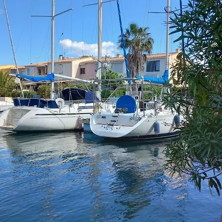 Апартаменты Petite Marina, Terrasse, Veranda, Pied Dans L'eau Агд